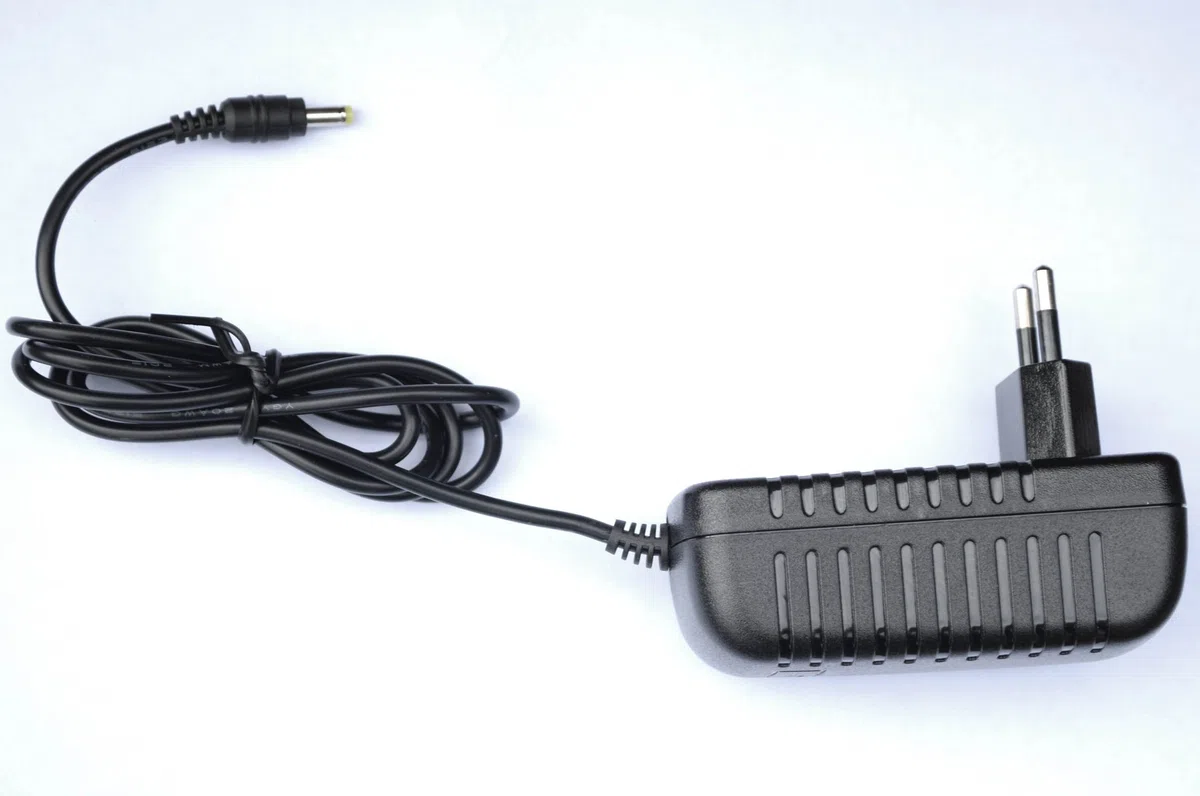 myVolts Alimentatore/Caricabatteria da 9V compatibile con Korg Kaoss Pad QUAD Dynamic Effect Processor - presa italiana