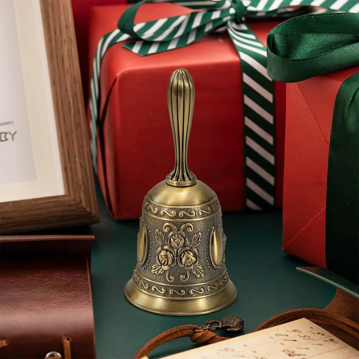 Campanello a Mano Classica Campana d'ottone di Servizio Campana per Chiamate di Matrimonio per Ricevimento Alberghiero Preghiera Bronzo