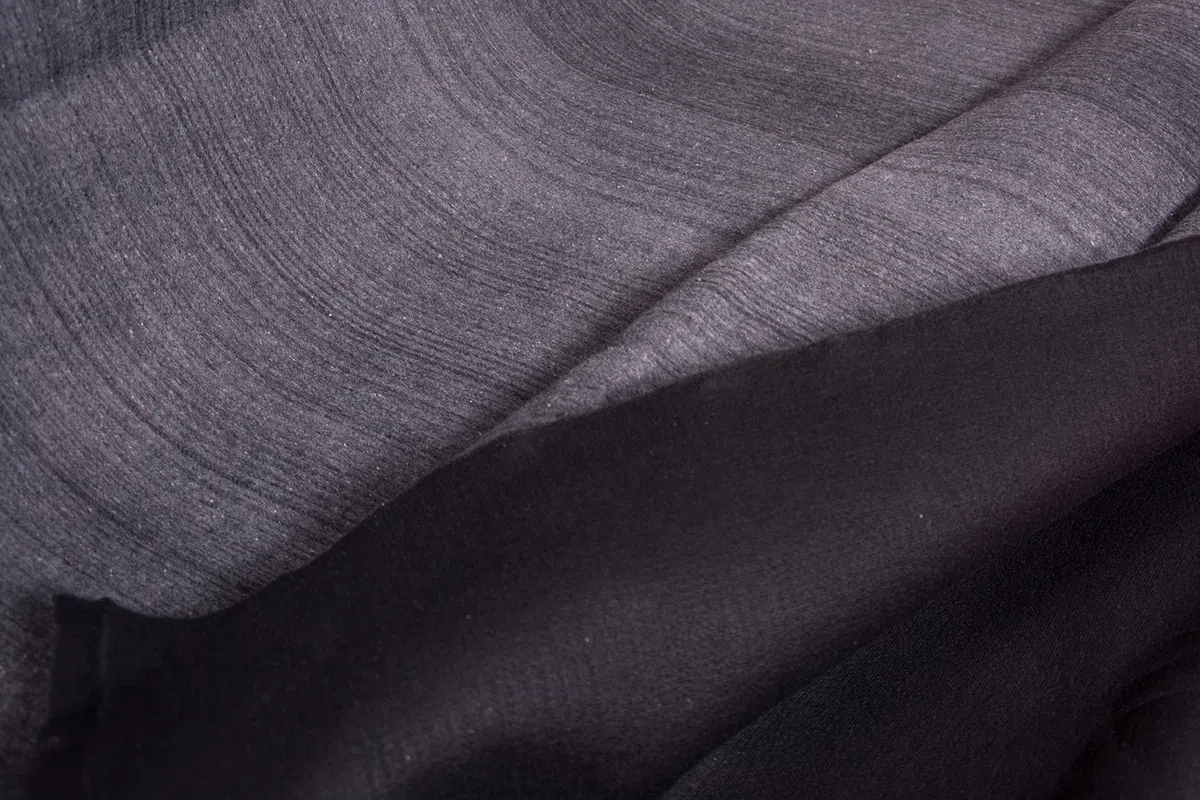 Keyhelm - Prato Tessuto Fonoassorbente e Fonoisolante Grigio, 100% PES | Tessuto Oscurante al 100%, 1x1,6 m ad Unità, Altezza Fissa, 600g/m² | Made in Italy