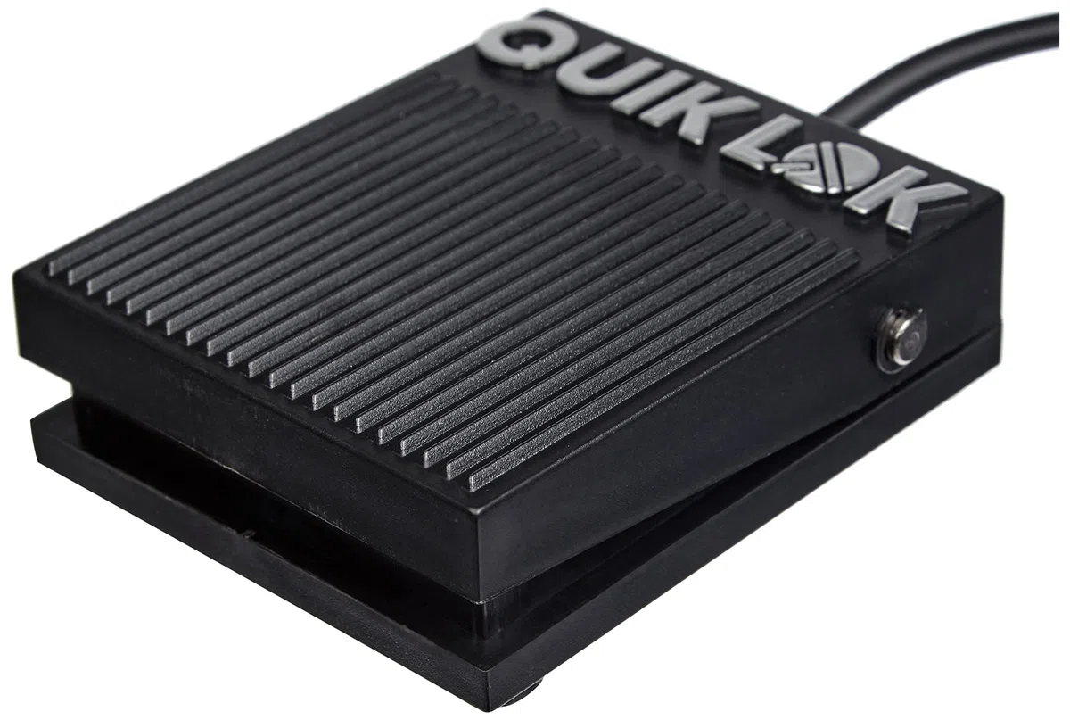 QUIK LOK - PS/25 PEDALE INTERRUTTORE MOMENTANEO, Contatto Normalmente Aperto, Chiuso con Selettore, Dimensioni 9 x 8 x 3 cm, Lunghezza cavo 2 mt