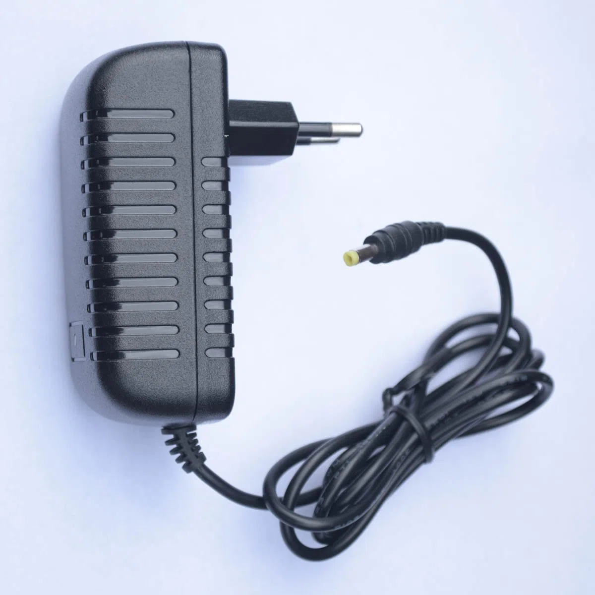 myVolts Alimentatore/Caricabatteria da 9V compatibile con Korg Kaoss Pad QUAD Dynamic Effect Processor - presa italiana