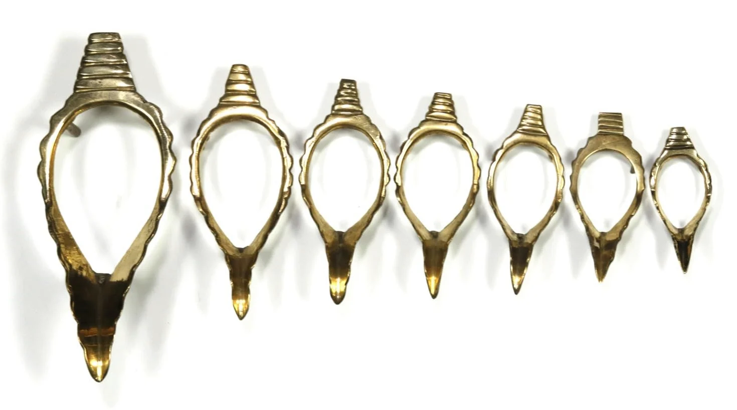 ASHIRWAD Ottone Shankh Stand valampuri sangu Shankha Dakshinavarti Vamavarti Metallo (3")
